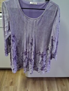 Ladies Beautiful Lavender Floral Scoop-Neck Top